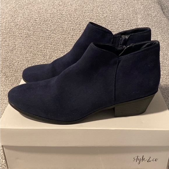 Navy/marine coloured women's suede booty size 9M. - Picture 4 of 4
